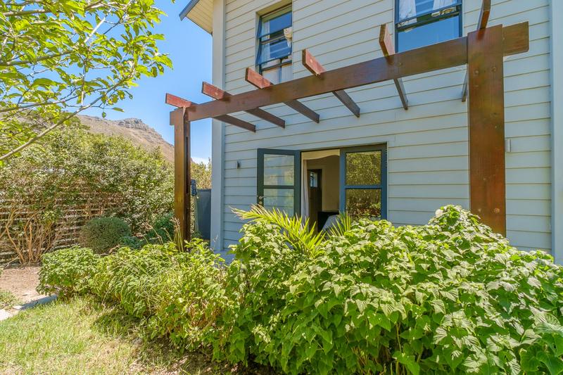 4 Bedroom Property for Sale in Tarragona Western Cape